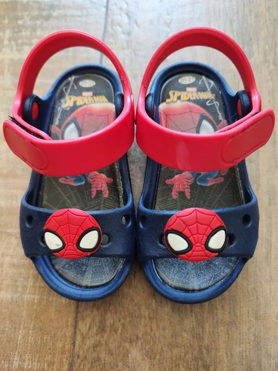 Sandálias infantis do Homem-Aranha - Tamanho 20-21 (USADO) - Foto 2