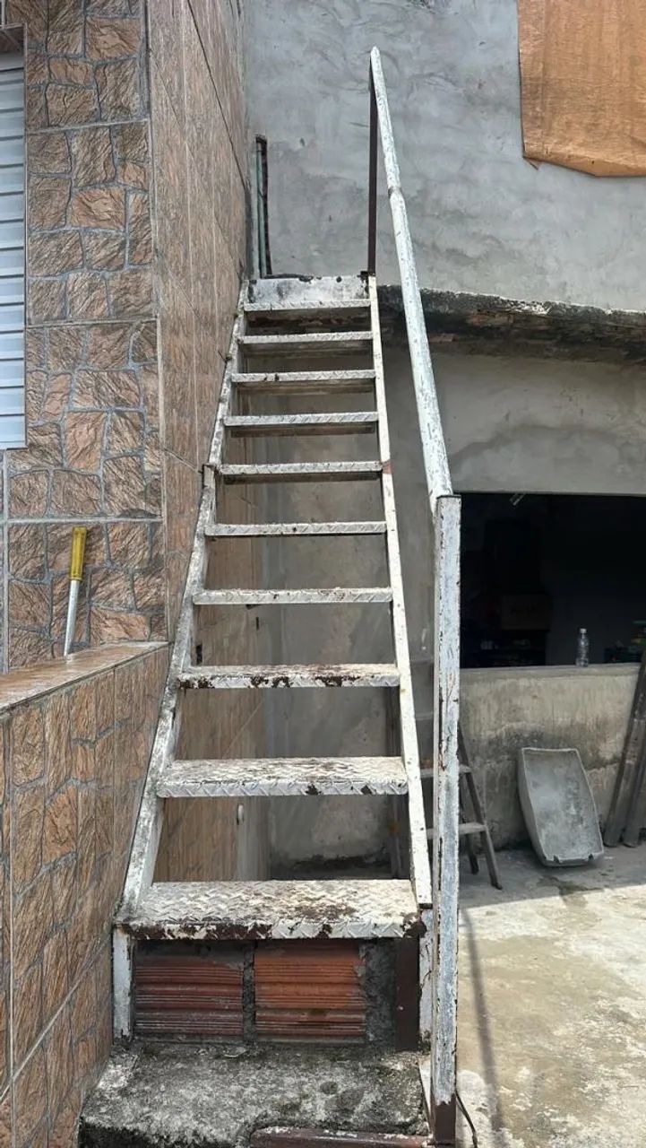 Porta de ferro e escada - Foto 3