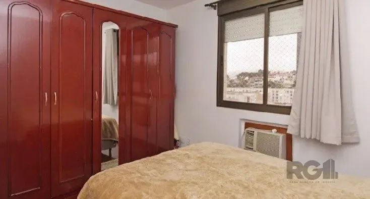 Ótimo apartamento 2 dormitórios, cozinha, área de serviço, living com sacada, banheiro soc - Foto 5