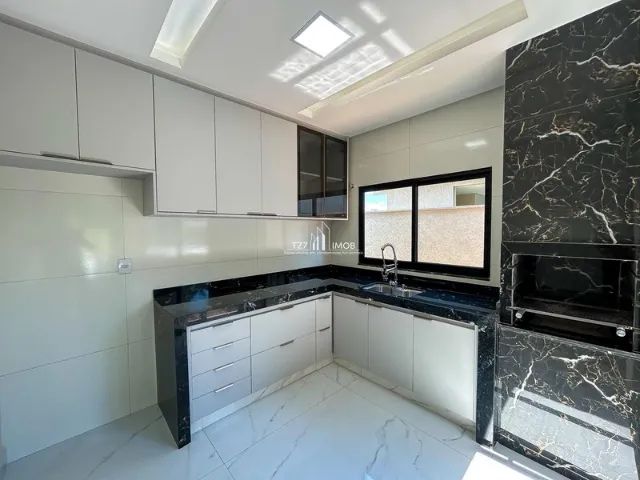 Excelente casa térrea com 3 suítes Sendo uma master com Armários. - Foto 7