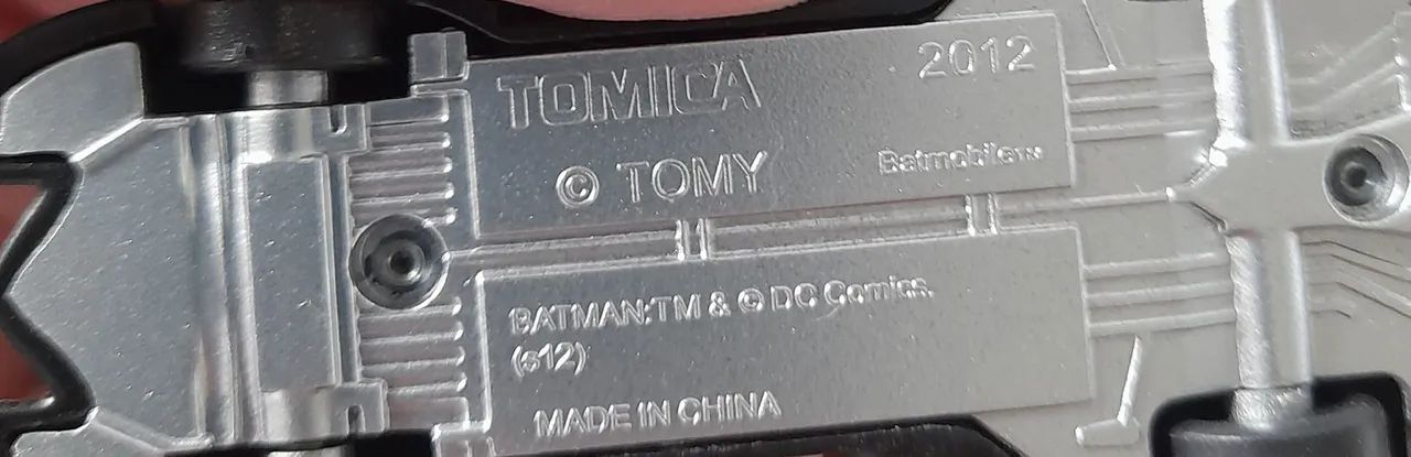 2 Batmóvel - Tomica - Foto 2