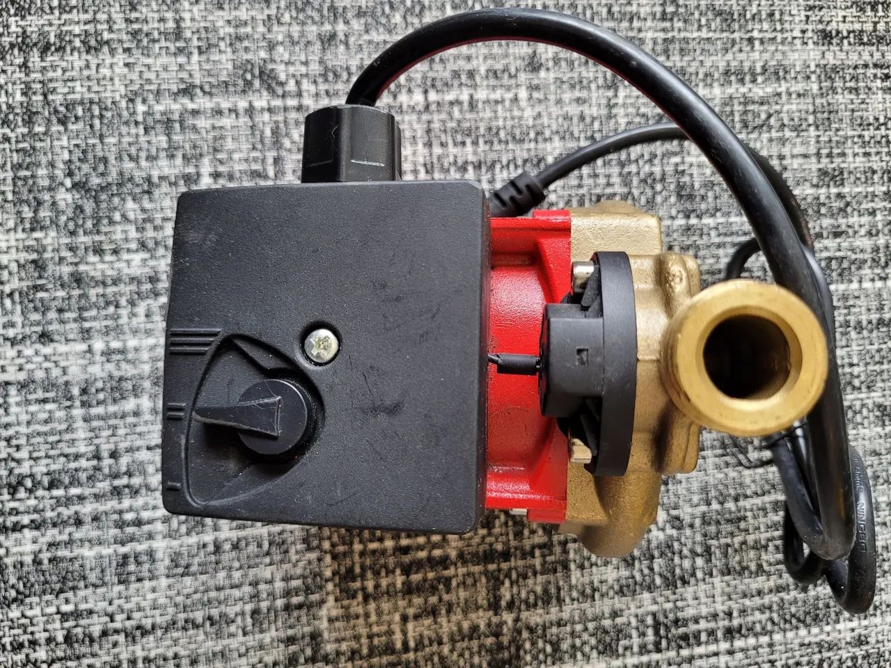Pressurizador de água 220V Rheem 120W - Foto 3