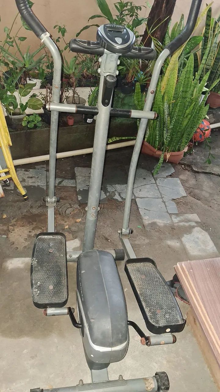 Elíptico Usado - Ótimo para Treinos Completos - Foto 2