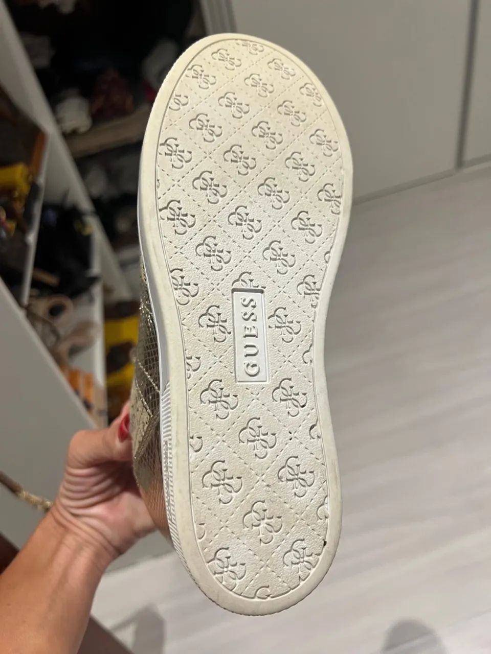 Tênis lindíssimo da Guess comprado na Europa  - Foto 3