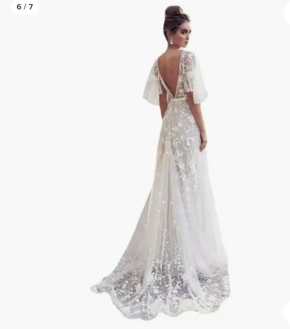 Vestido de Noiva com detalhes em Renda