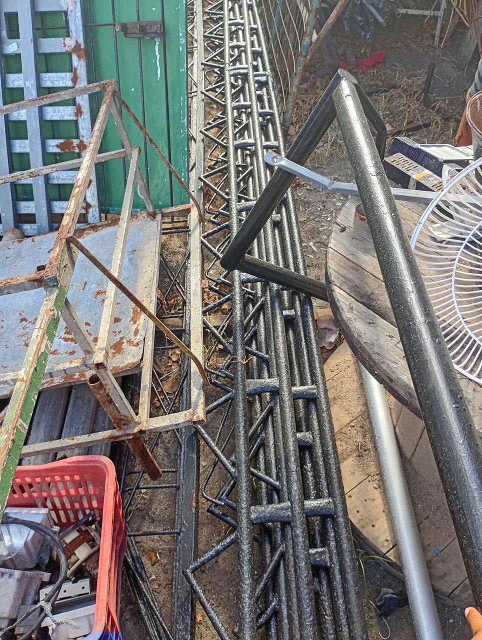 Treliça comprimento 5.50 altura 20 valo da unidade $300 só ligar *71 ou zap - Foto 3
