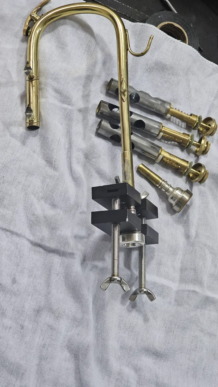 Manutenção em trompetes, trombone, clarinete, saxofones