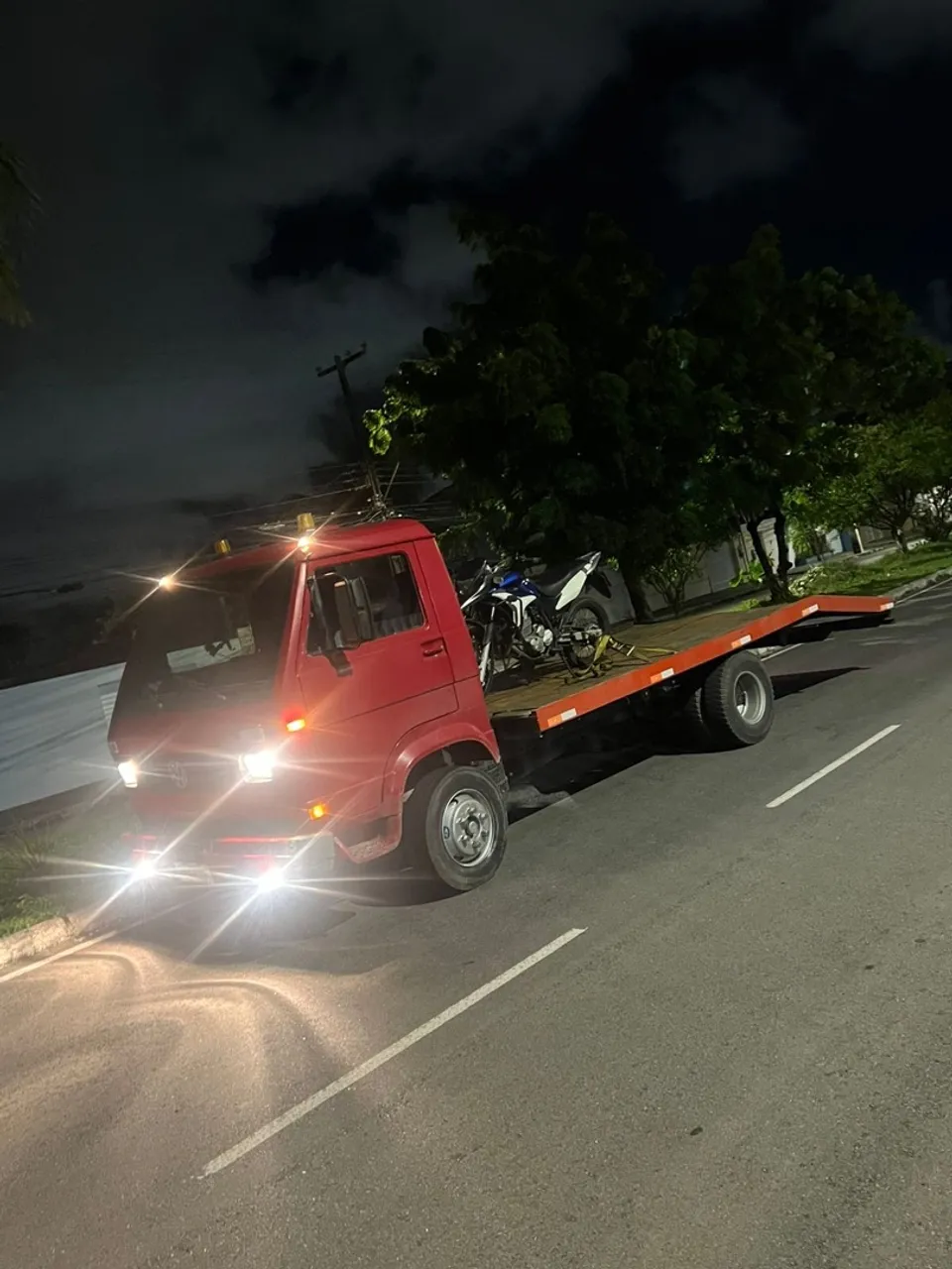 Serviço de guincho levamos e trazemos seu carro em qualquer lugar do
