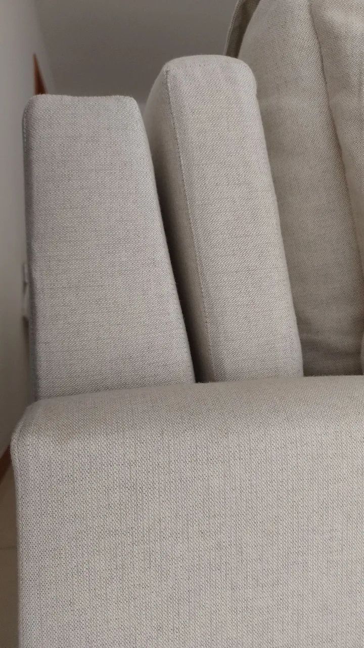 Sofá linho clássico luxo seminovo - 3/4 lugares - 10 almofadas - Foto 5