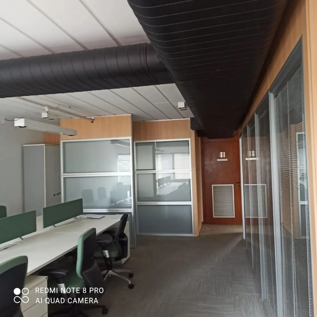 ALUGA-SE OTIMA SALA COMERCIAL PROX. BERRINI