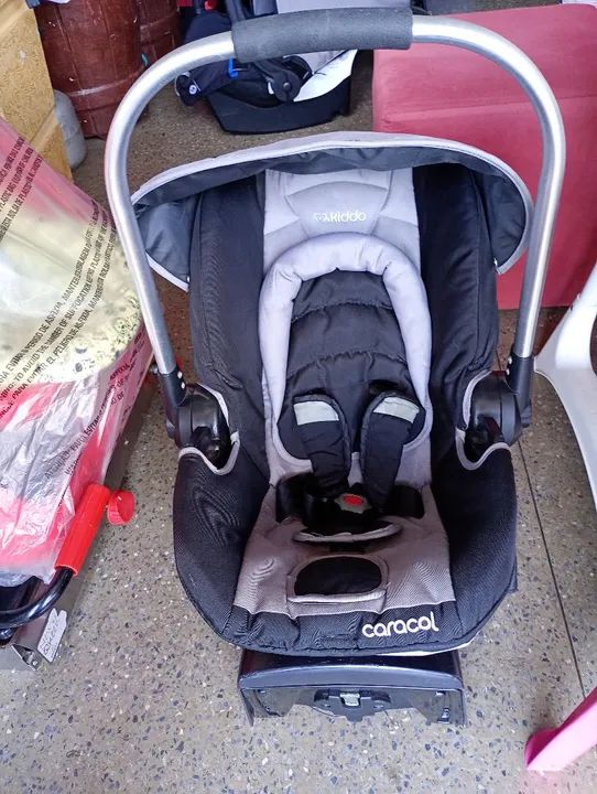 Cadeirinha de Bebê - Bebê Conforto - Kiddo com base  - Foto 4