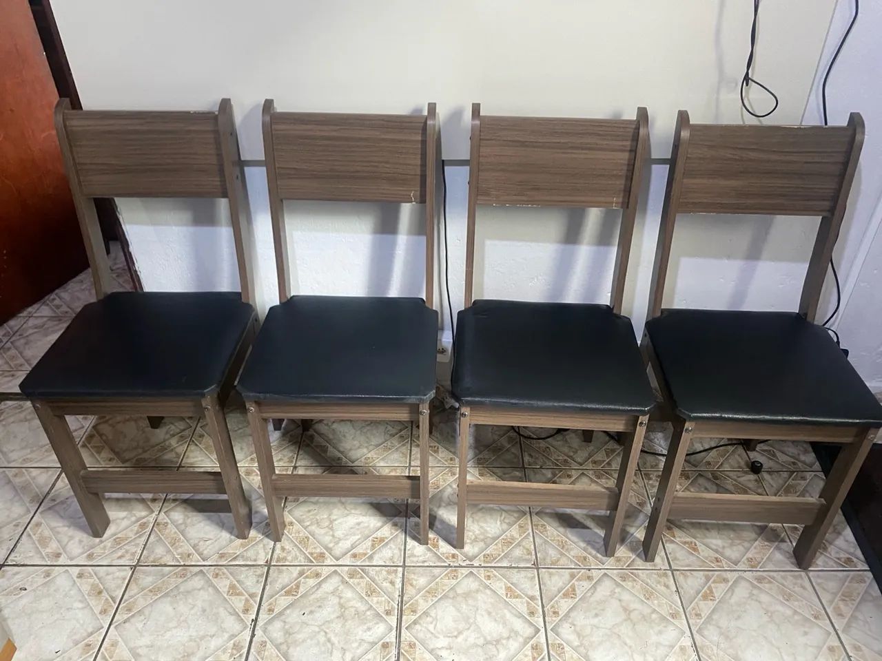 Mesa com 4 cadeiras entrego - Foto 3