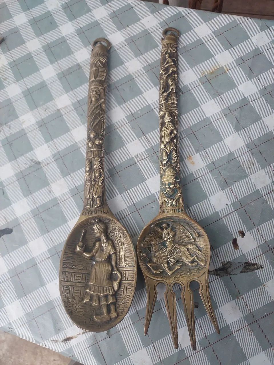 Par garfo e colher de bronze...