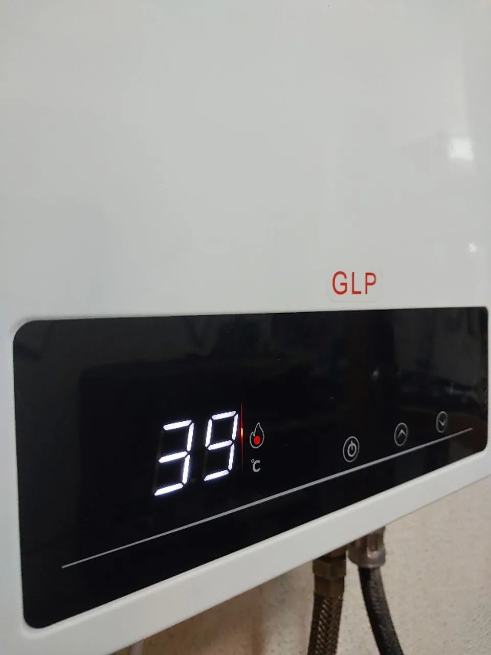 Aquecedor digital de água a gás ' Glp ' komeco de 16L com garantia .