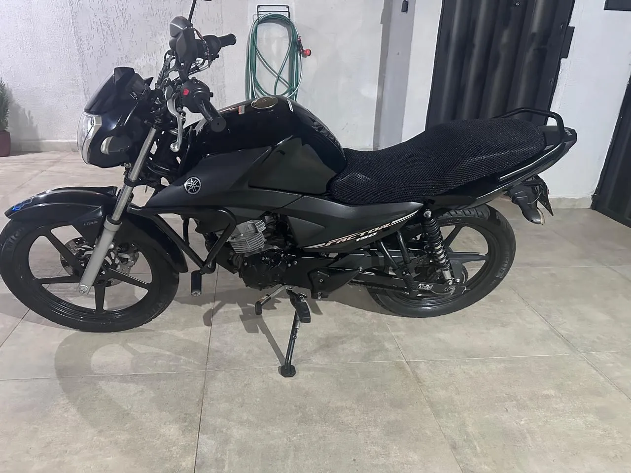 Vendo factor 2020 completa muito nova