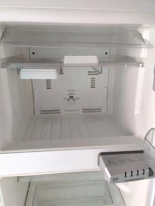 Vendo geladeira Brastemp 380 litros.  - Foto 6
