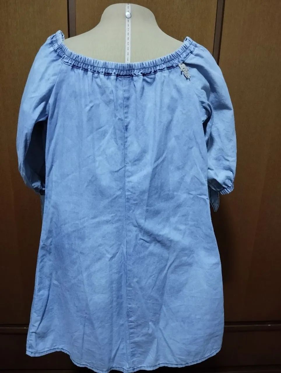Vestido Jeans Off Shoulder Azul - Foto 2
