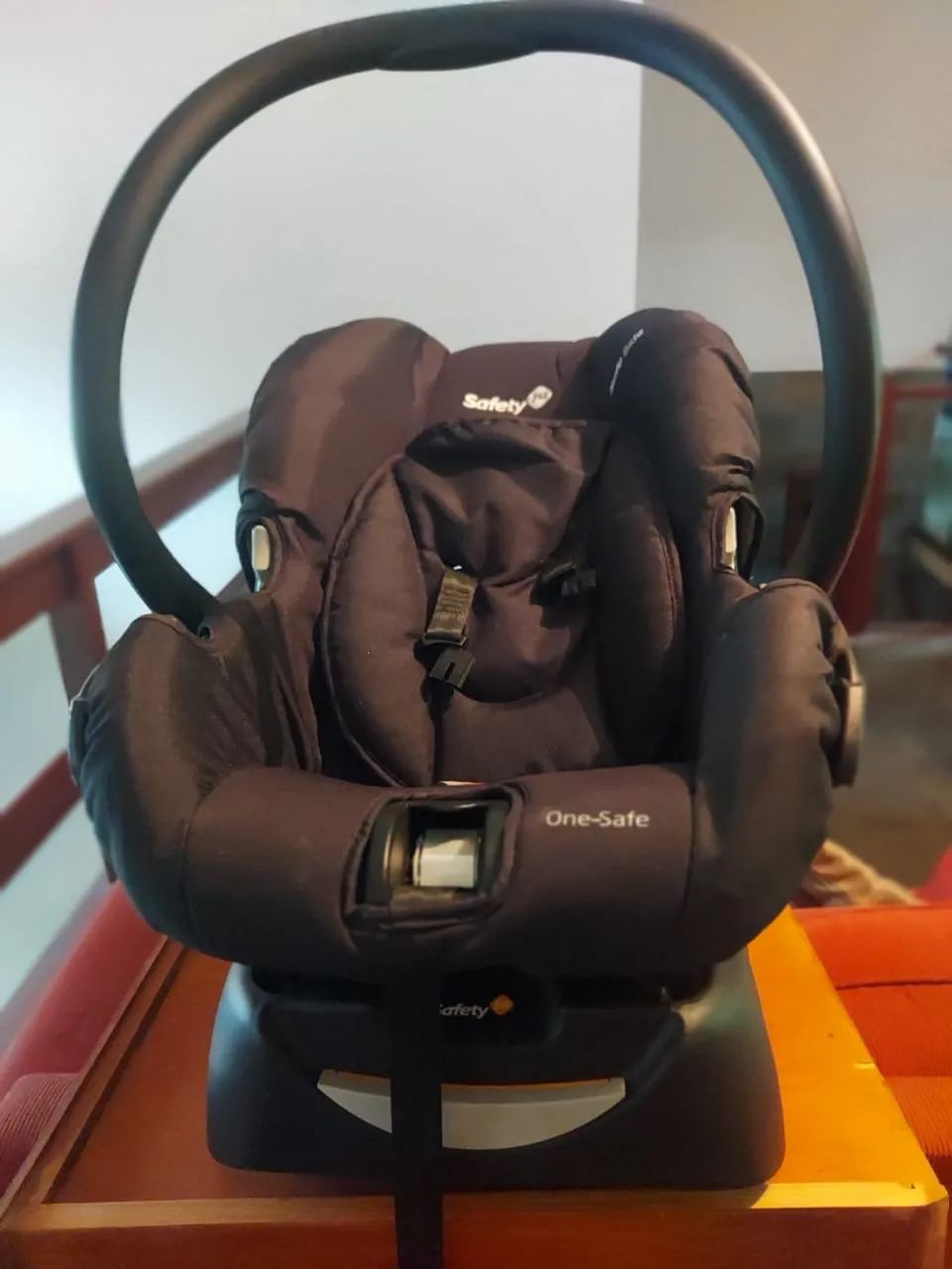 Vendo Carrinho de bebê Safety com bebê conforto. - Foto 2