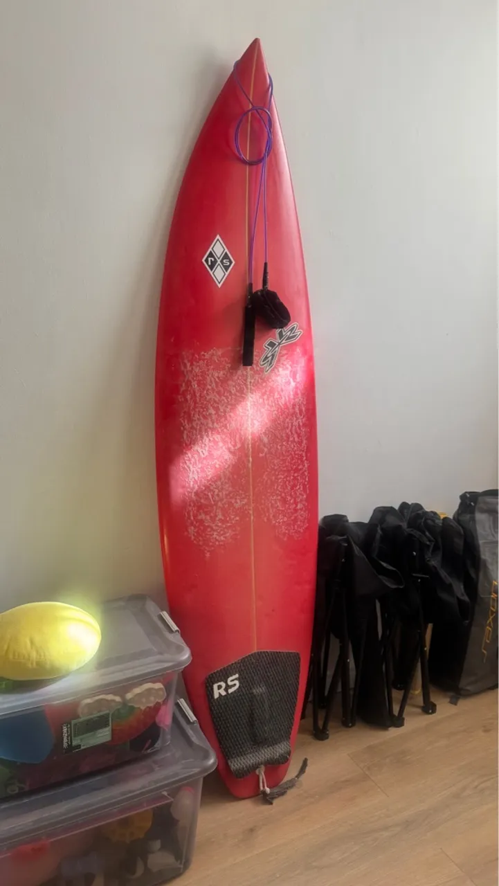 Prancha de Surfe NOVA sem marcas de uso.