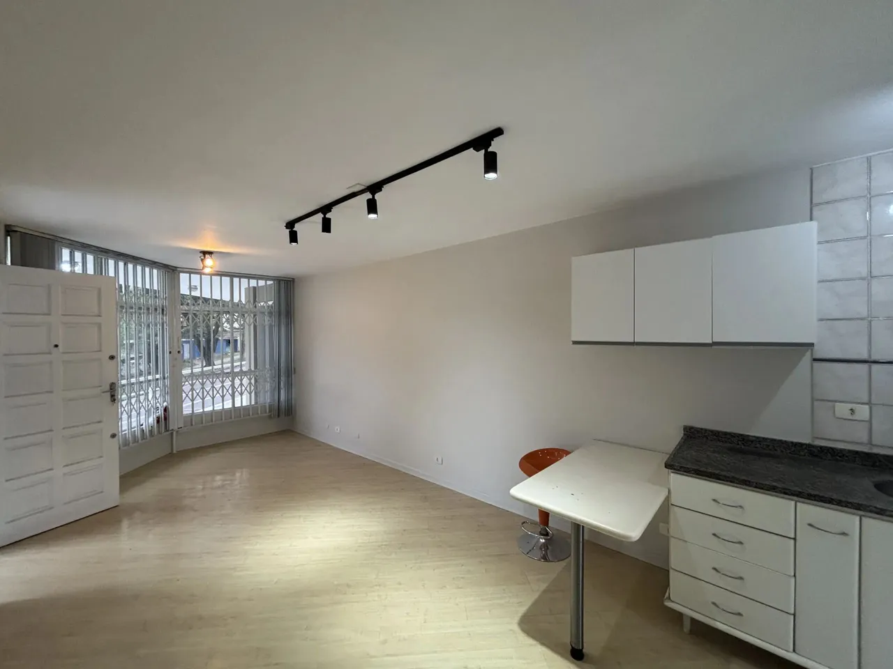 Studio para locação de 27m² no Rebouças - Localização Privilegiada e Condições Imperdíveis