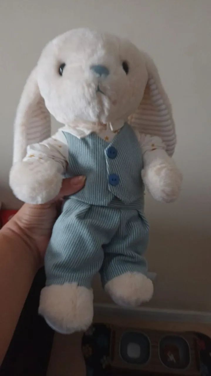 Coelhinho de Pelúcia Azul e Branco