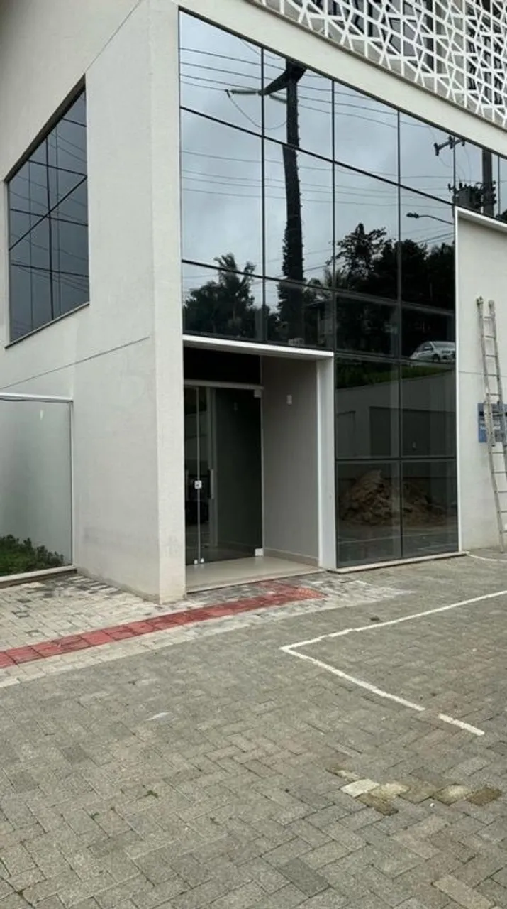 SALA COMERCIAL PARA LOCAÇÃO NA PRAIA BRAVA EM ITAJAÍ