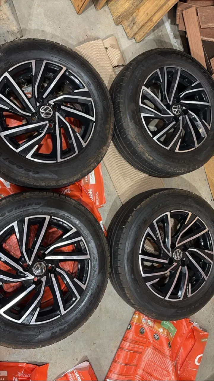 Jogo de Rodas Volkswagen Aro 15