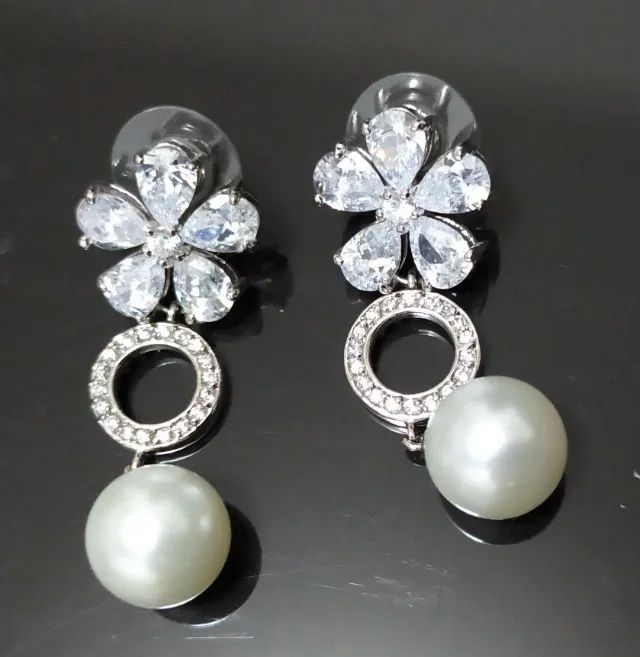 Brinco Festa Luxo  Prata Strass E Pérola