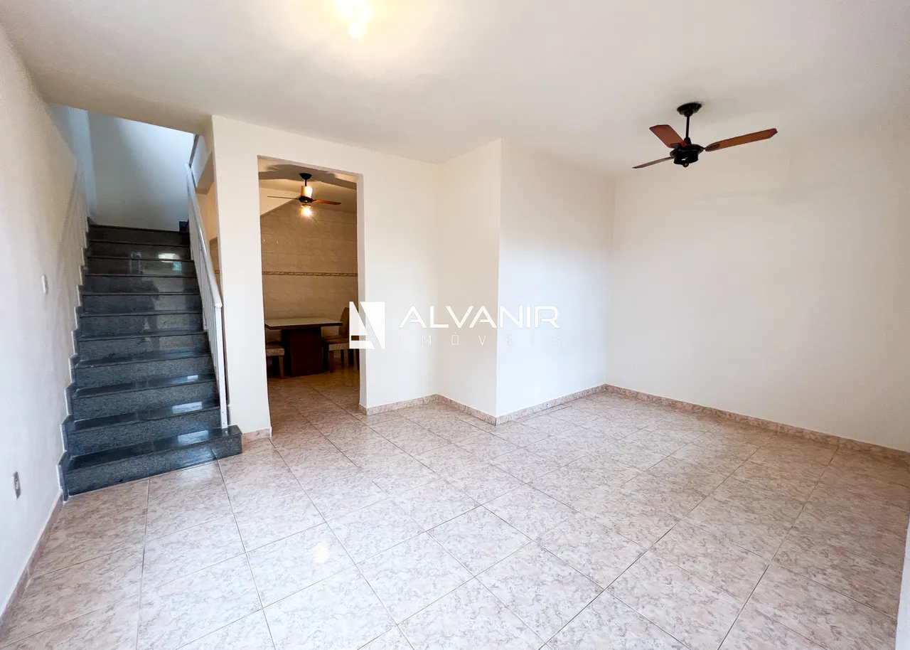 ALVANIR IMÓVEIS VENDE OPORTUNIDADE - CASA C/ 3 QUARTOS E QUINTAL NO CENTRO DE SÃO GONÇALO