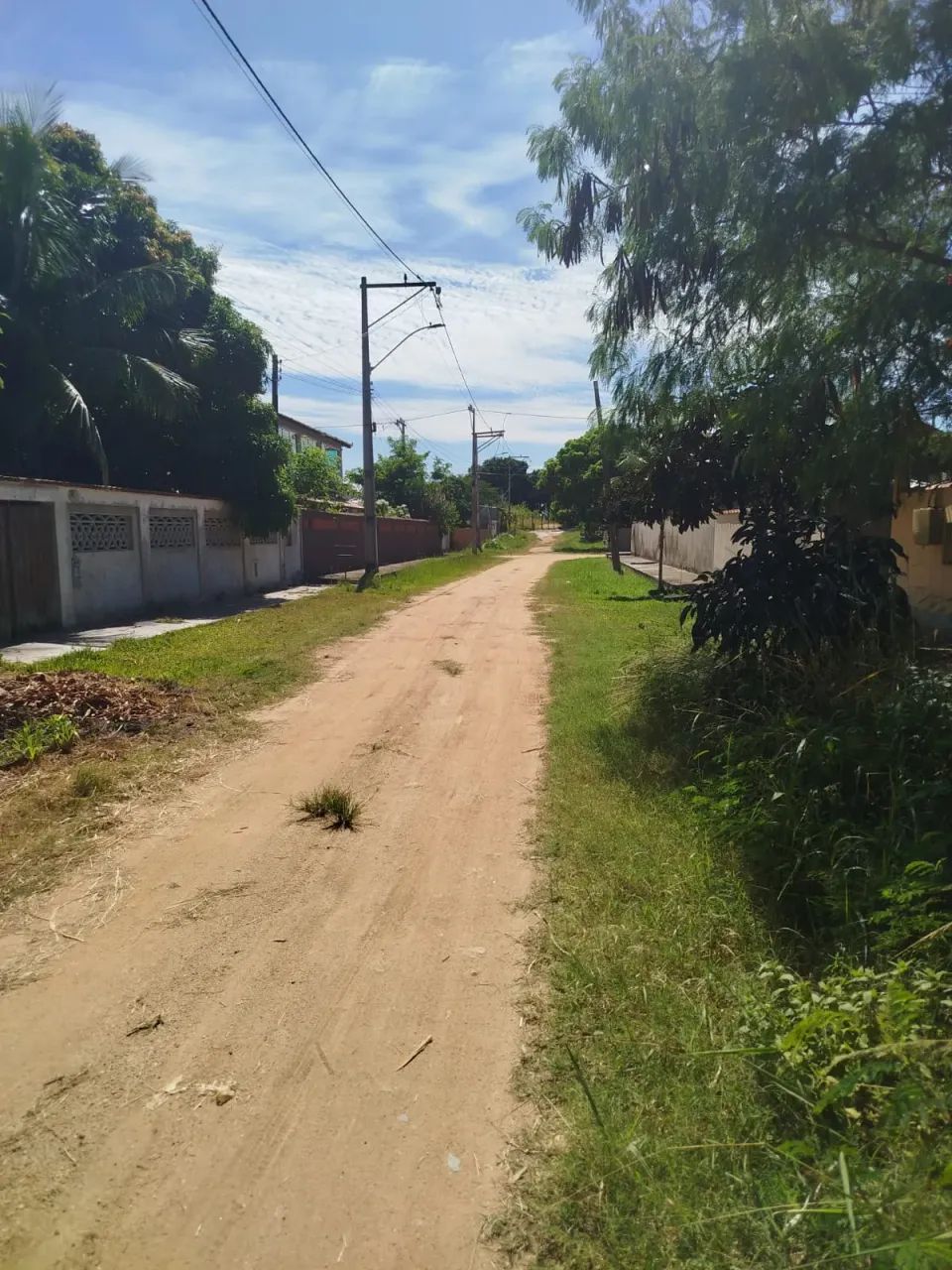 lindo lote 450m2 plano parte murado cercado pronto para construir ao lado de belas residên - Foto 2