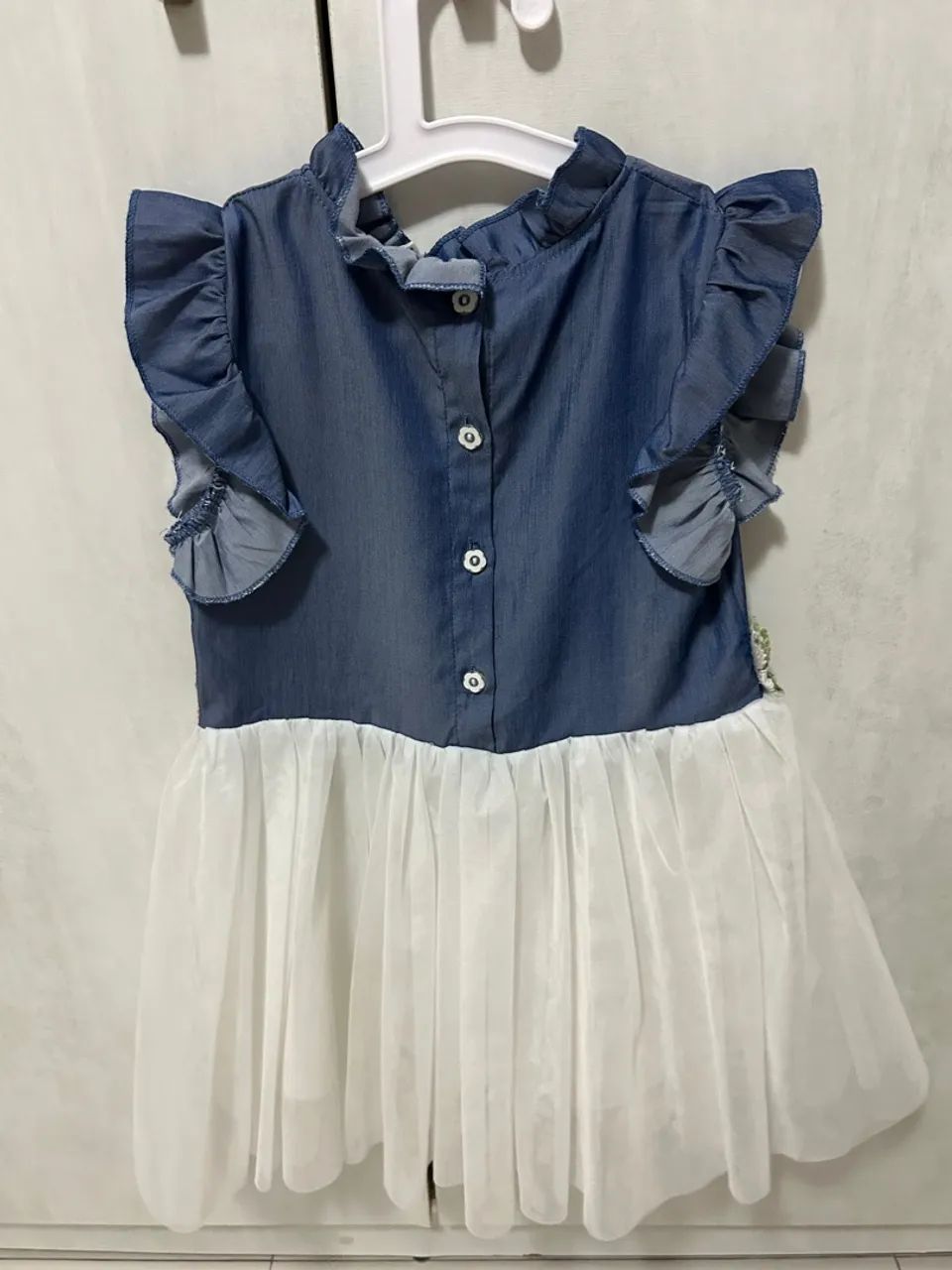 Vestido Infantil Jeans com Detalhes Florais - Foto 2