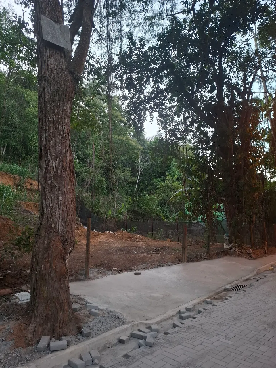 Vale Feliz lote 455mtrs, terraplanagem com platô em rua recém pavimentada