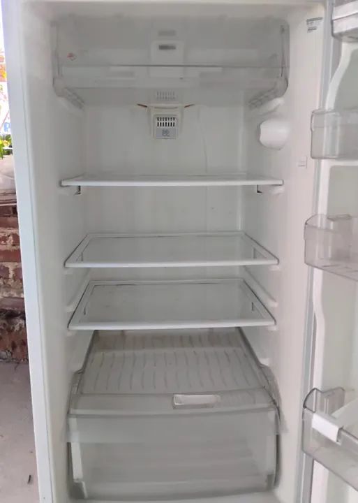 Vendo geladeira Brastemp 380 litros.  - Foto 5