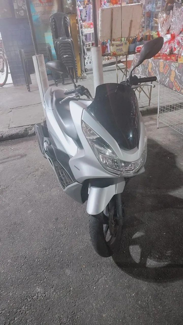 Vendo PCX 2018 MT bem conservado,com doc ok só transferir pro nome do comprador 