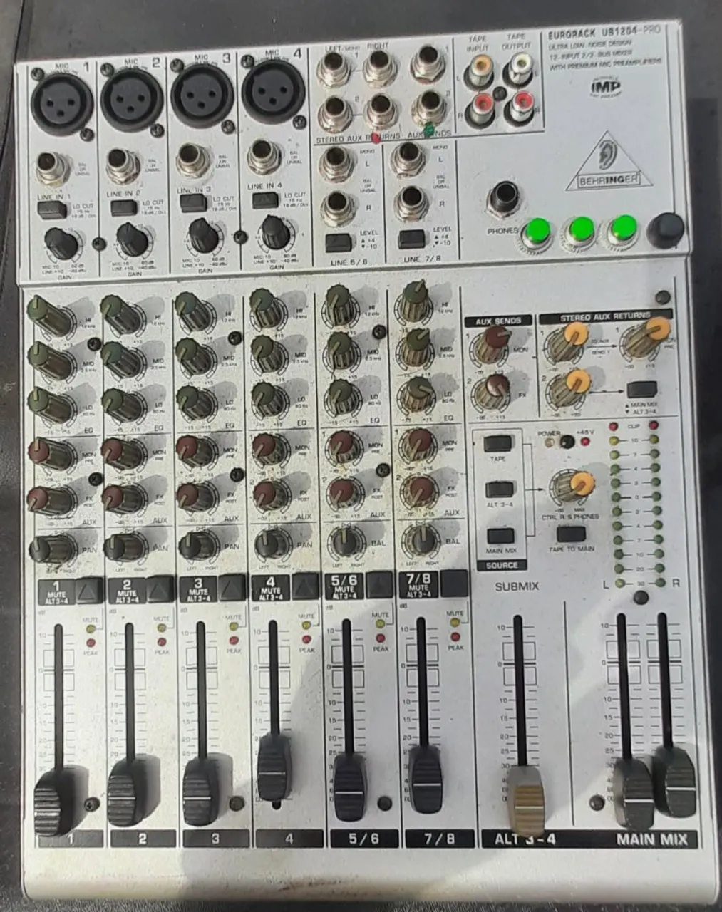 Mesa de Som Behringer Eurorack UB1204-PRO