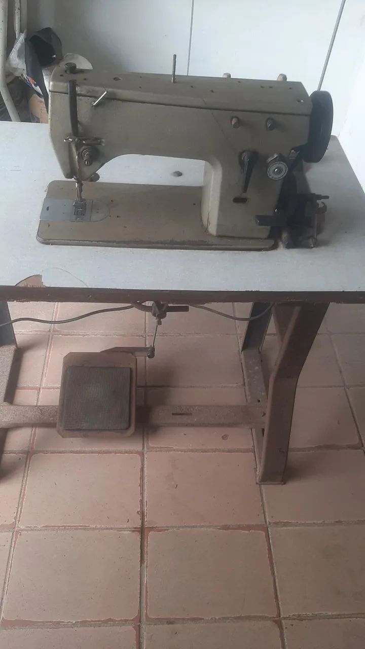 Máquina de costurar reta singer  - Foto 3