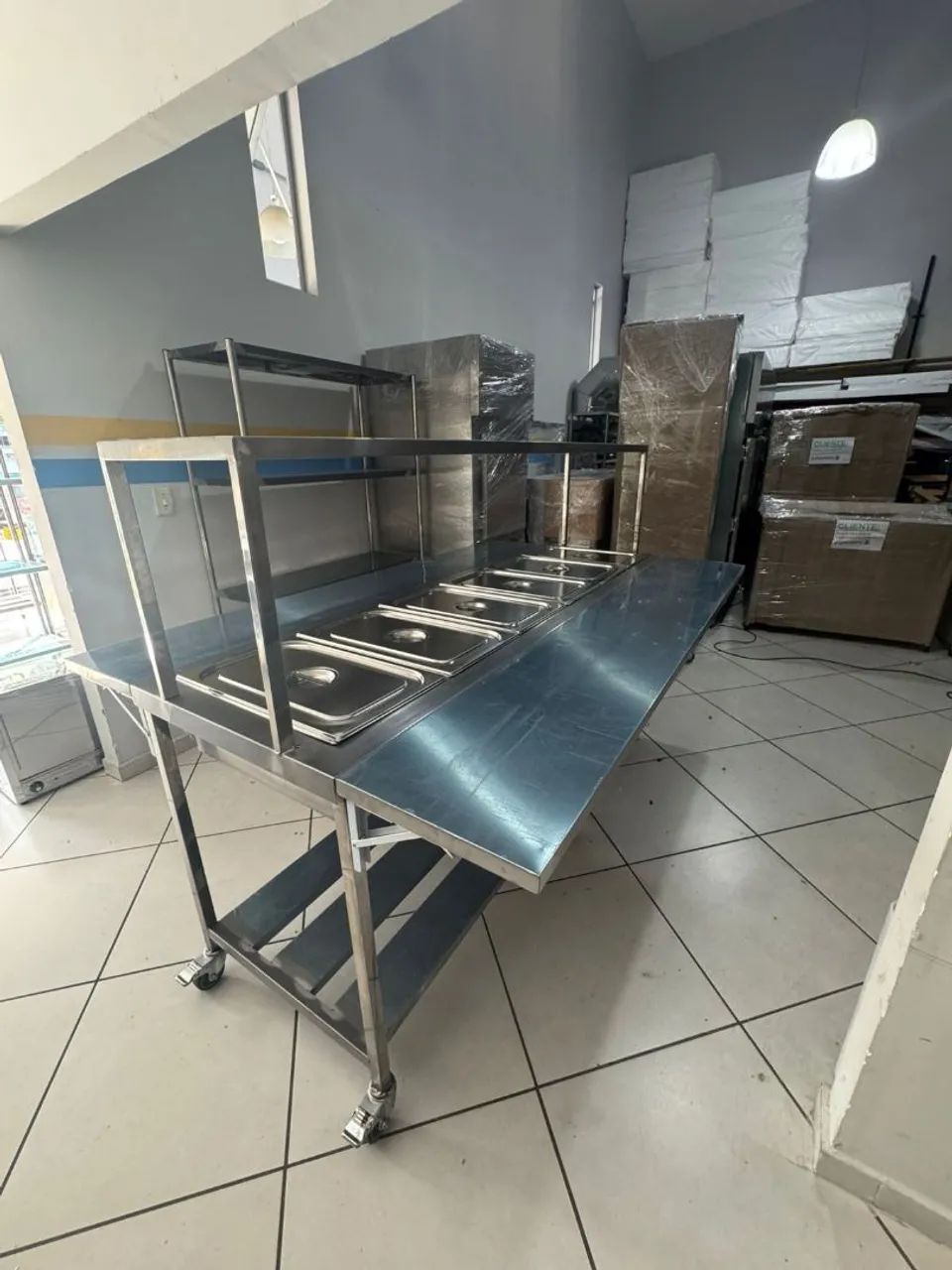 Buffet em aço inox banho Maria 