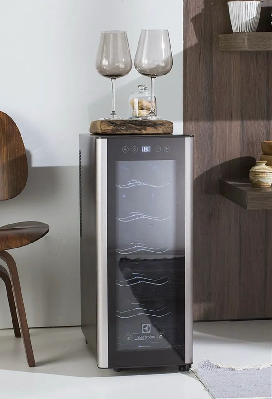 Adega Electrolux 12 garrafas 1 Porta Preta Acabamento em Alumínio (ACB12) Bivolt - Foto 4