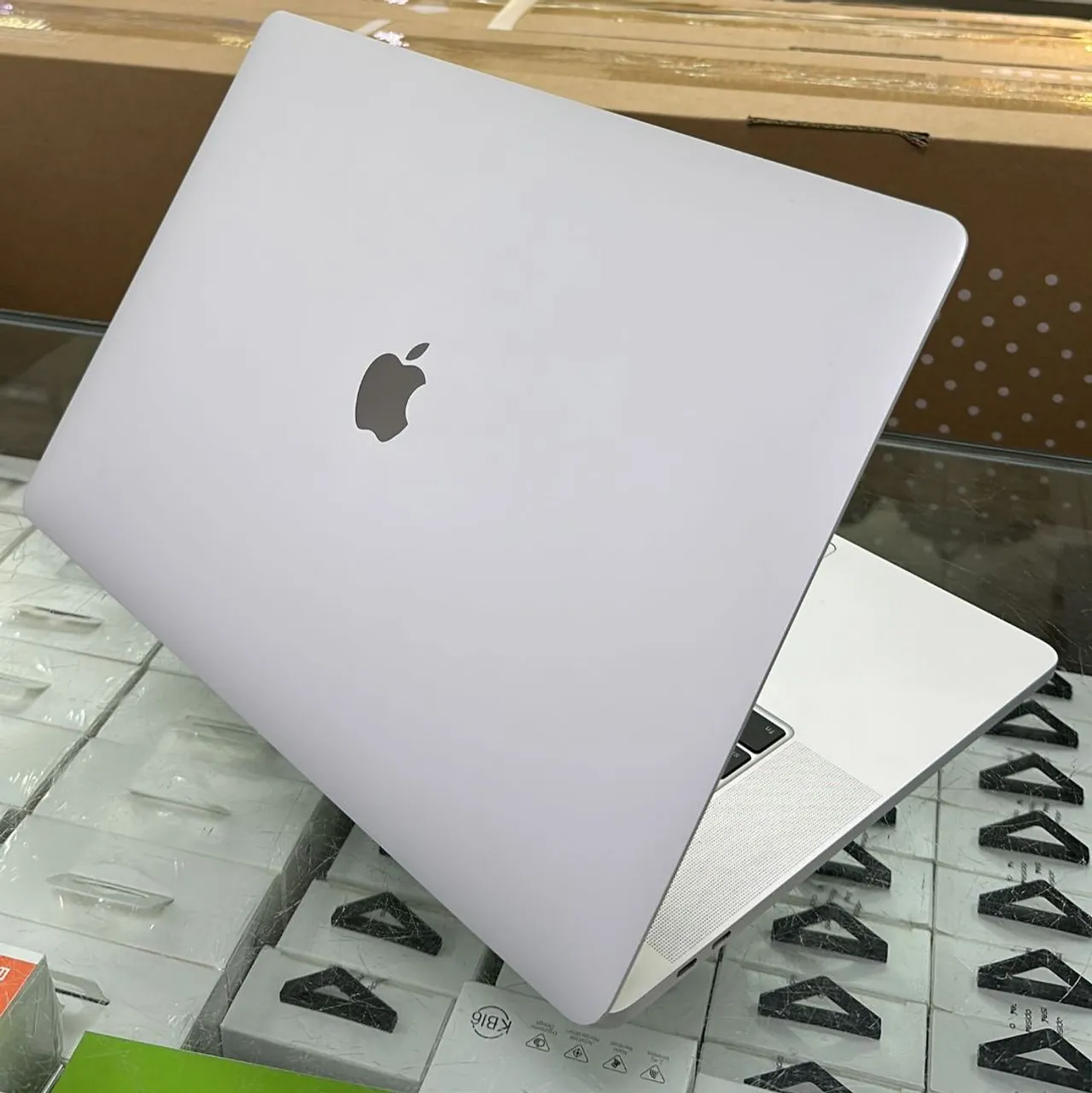 macbook pro i7 2019