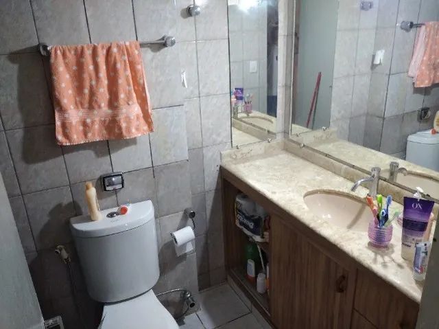 VENDO APARTAMENTO CONSERVADO 3 QUARTOS 2 BANHEIROS COZINHA COM ARMÁRIOS - Foto 3
