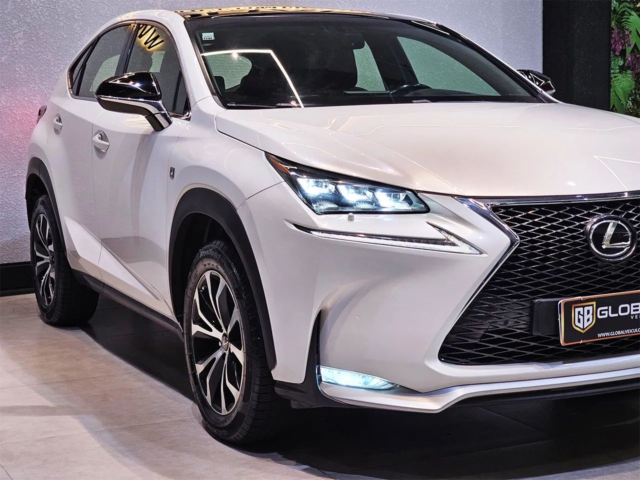 Lexus NX-200t F-sport 2.0 16V 238cv Aut., foto 19 de 20
