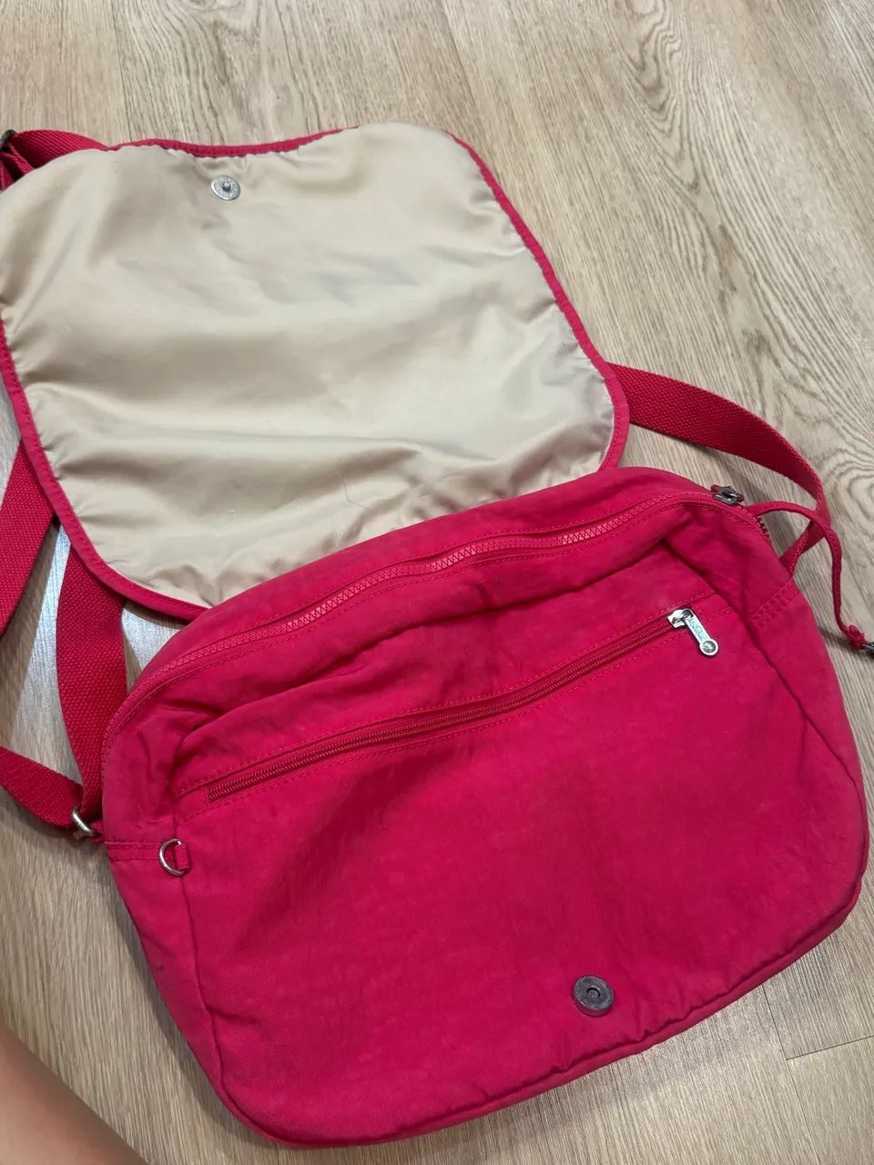 Bolsa de ombro Kipling muito útil  - Foto 3