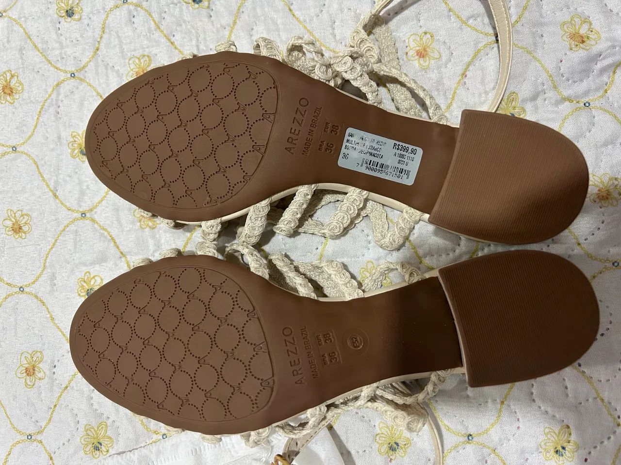 Vendo sandália Arezzo - Foto 2