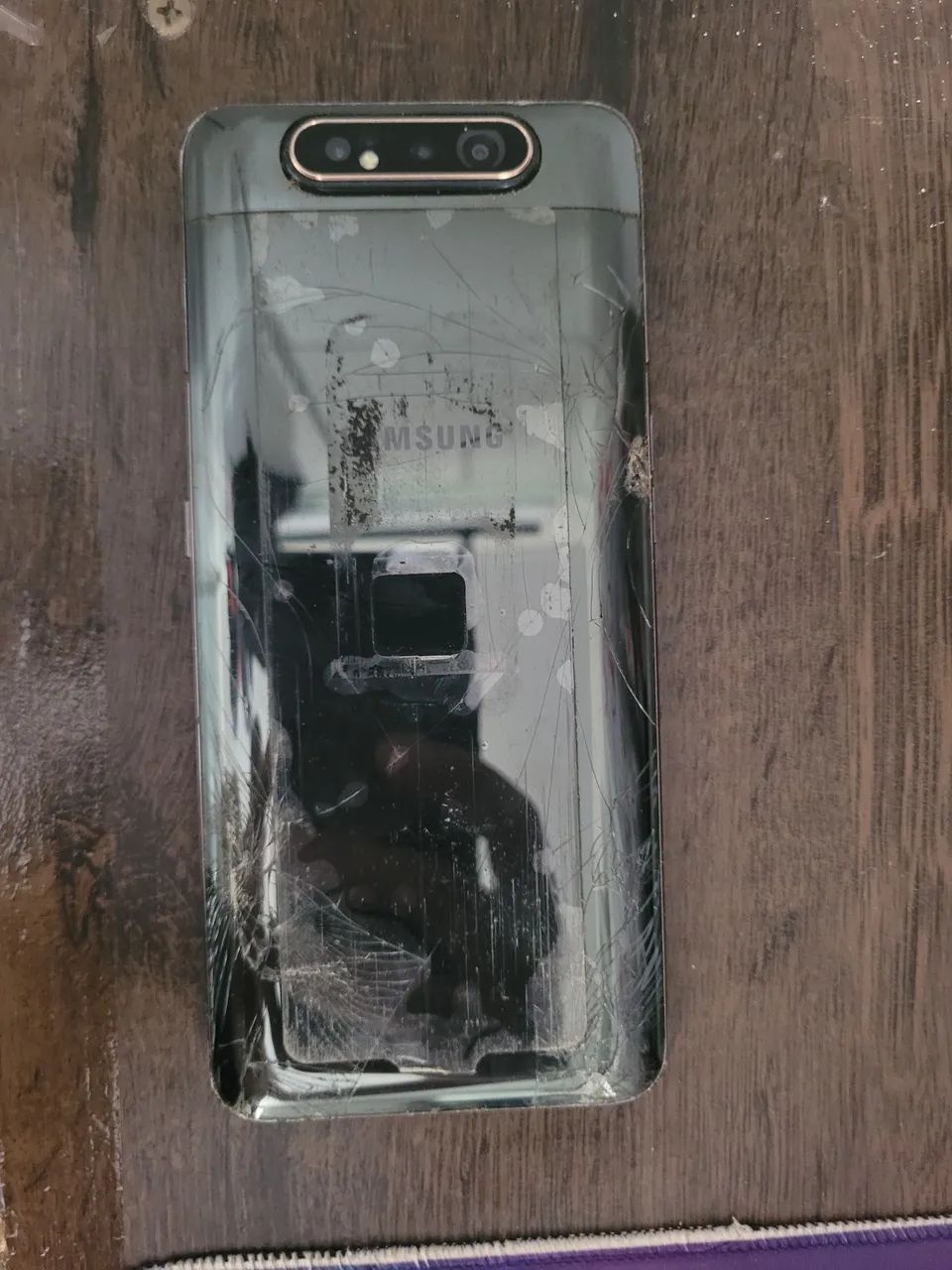 Samsung Galaxy A80 com Frontal e traseira quebrada - Foto 2