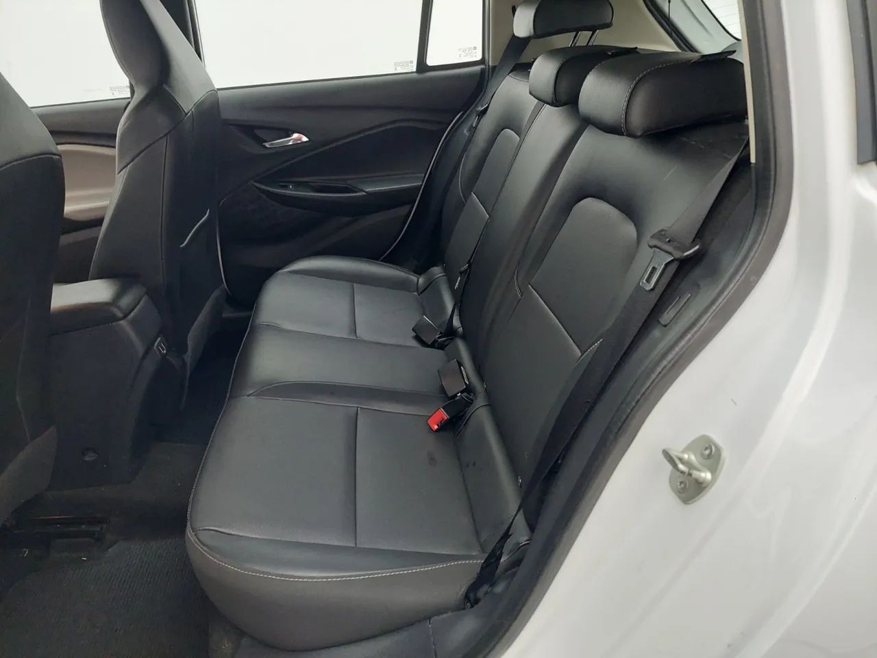 Chevrolet Onix Hatch Premier 1.0 12V TB Flex Aut. 4P, foto 17 de 18