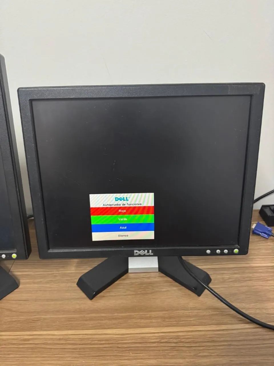 4 monitores Dell  - Foto 2