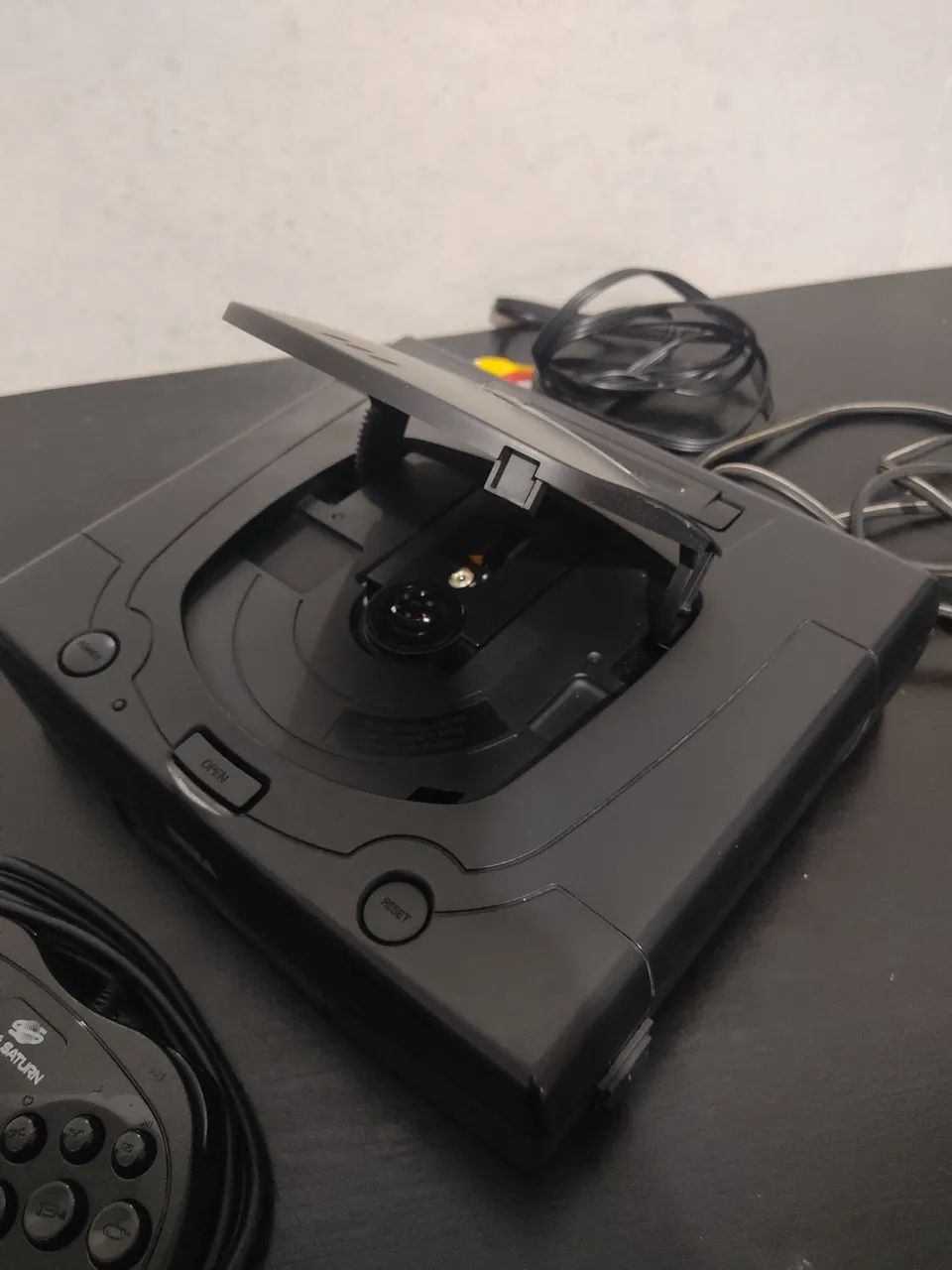 Sega saturn com controle e cabos - Foto 4