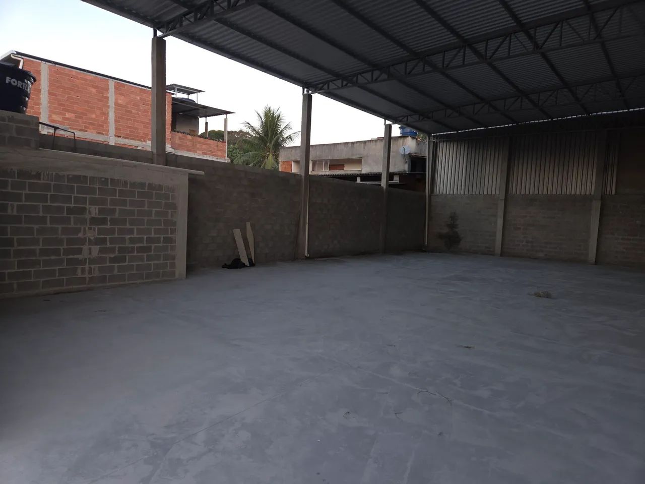 Alugo Galpão 280 metros - Foto 4