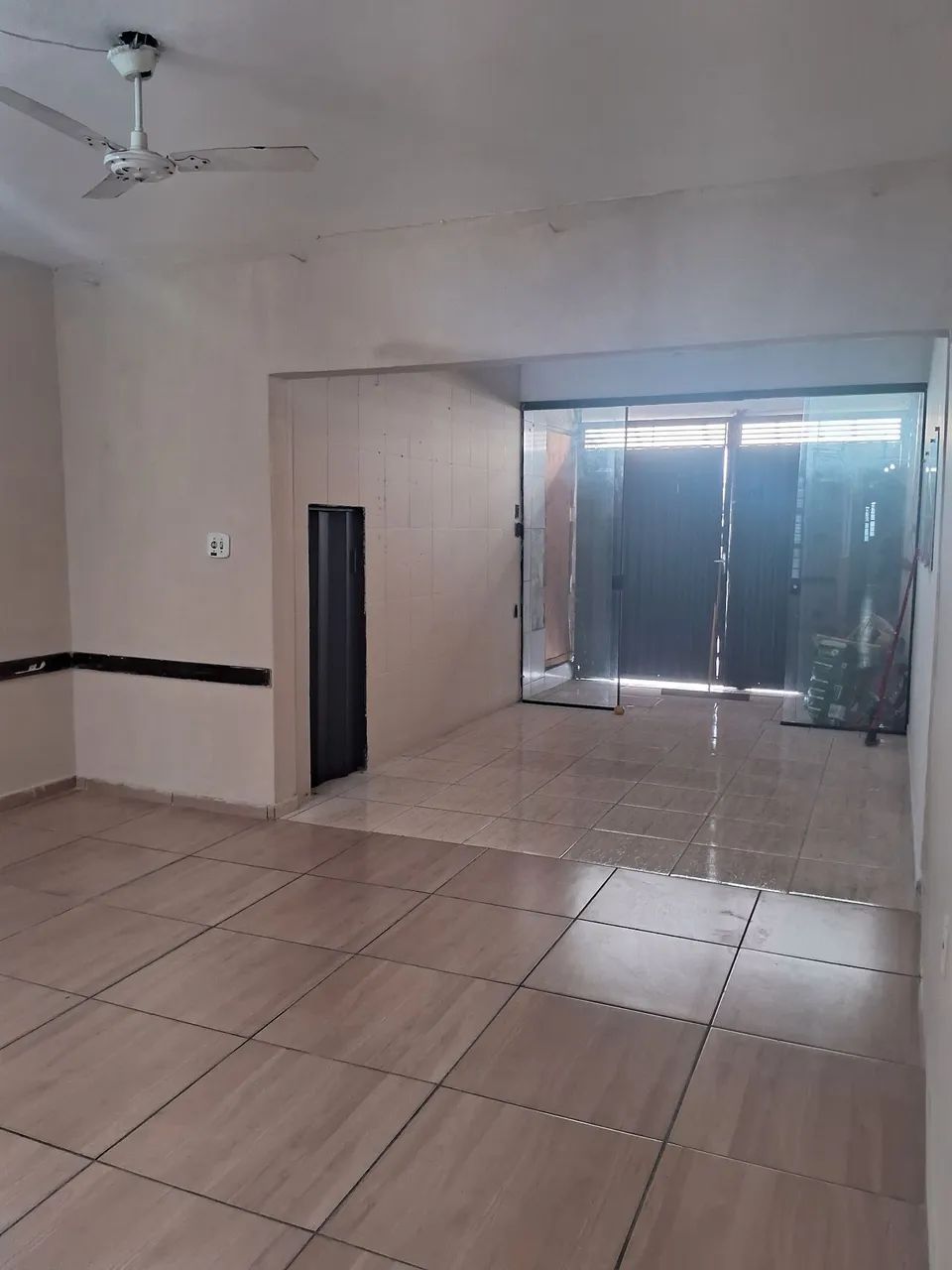 Alugo salão c banheiro ,apenas comercial