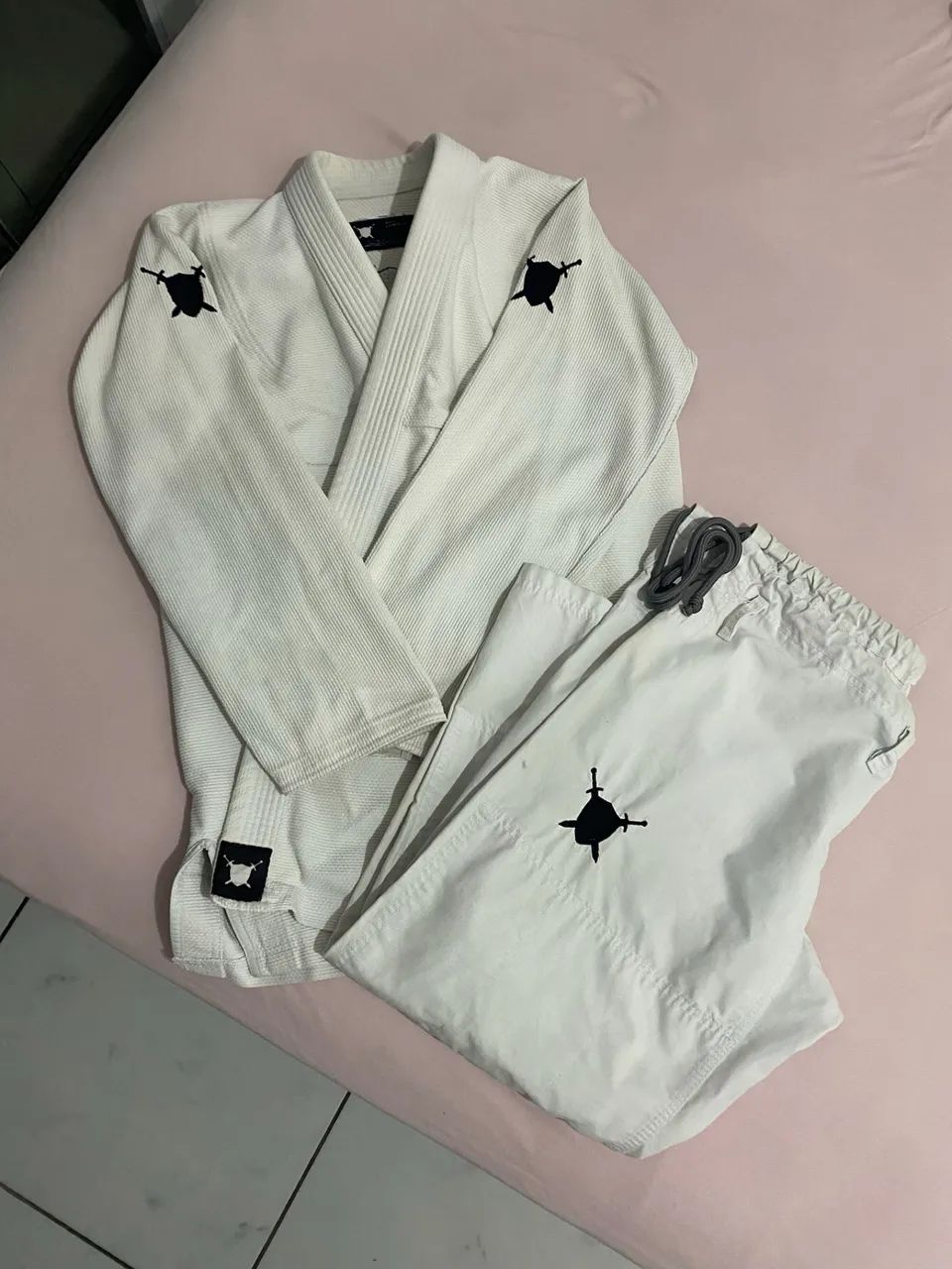 KIMONO JIU JITSU BRANCO - Foto 5